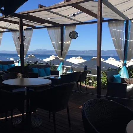 Hotel Avra 4*